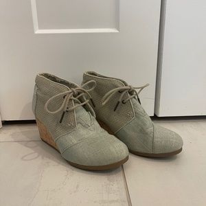 TOMs ankle booties